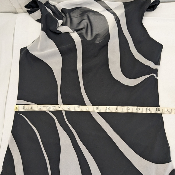 Breakin Loose 90's Long Dress Black White Waves Sz 9/10 Fluttery Sleeveless B-3 - Picture 7 of 11
